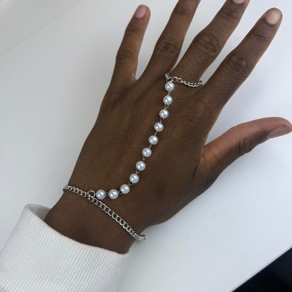 Silver Beaded Hand Chain Bracelet Faux Pearl Ring Streetwear Y2K Accessory